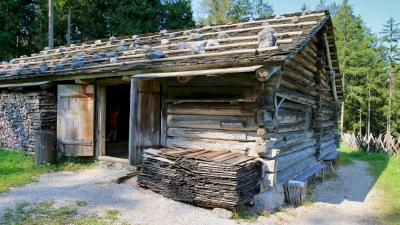 Salzburger Freilichtmuseum Almhaus Almhütte Holzhaus